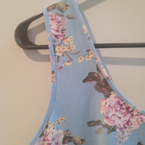 Rue 21 womens crop top floral zip close XL - Picture 9 of 11